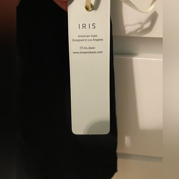 NWT Iris Basic Scalloped Detail Short Set With Crop Top - Picture 3 of 3